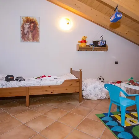 Lejlighed Sleeps 4 Pool Air Con
